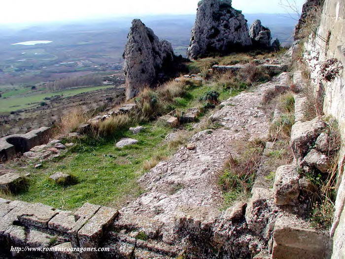 RECINTO DE LA SALA ADYACENTE A LA TORRE ALBARRANA